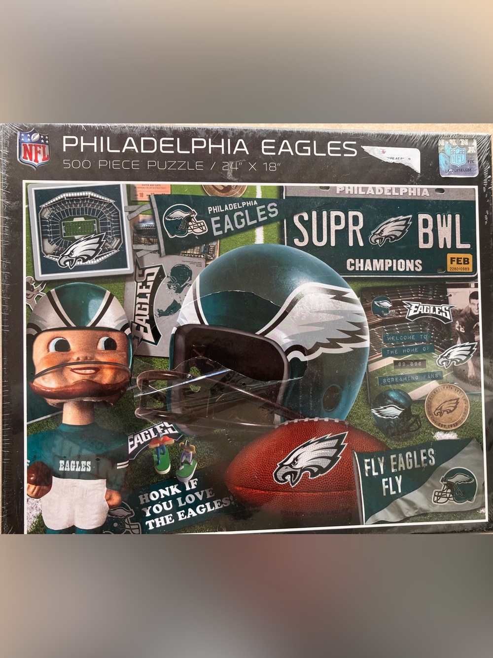 Philadelphia Eagles Decorative Helmet & Football Puzzle Artwork